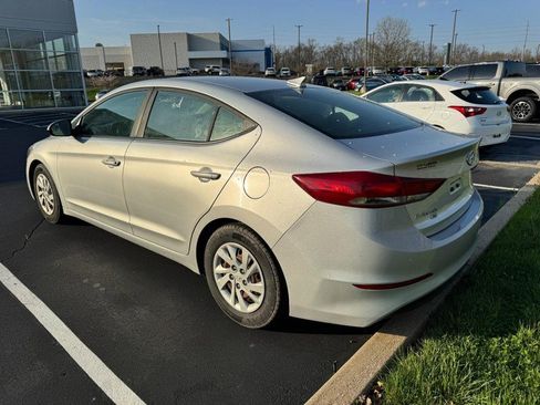 Used 2017 Hyundai Elantra SE image 5