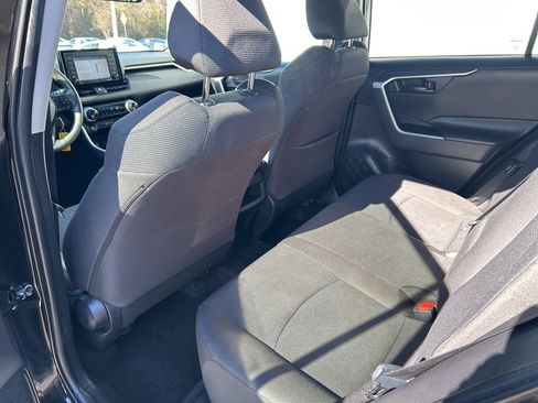 Used 2021 Toyota RAV4 LE image 29
