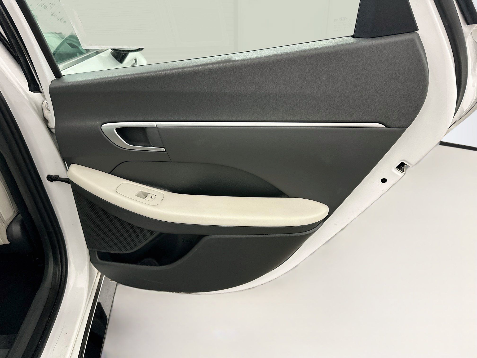 Used 2025 Hyundai Sonata SEL FWD image 31