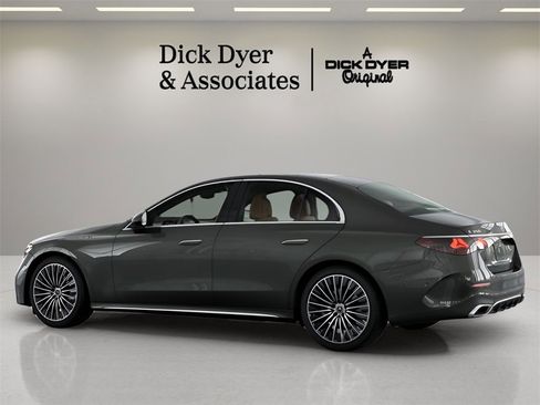 Used 2025 Mercedes-Benz E 350 Sedan image 20