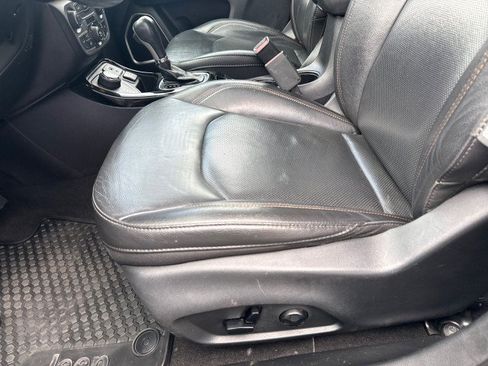 Used 2019 Jeep Compass Limited AWD/4WD image 16