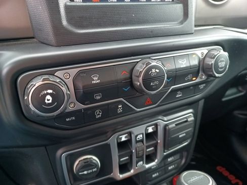 Used 2020 Jeep Gladiator Sport w/ Quick Order Package 24S image 16