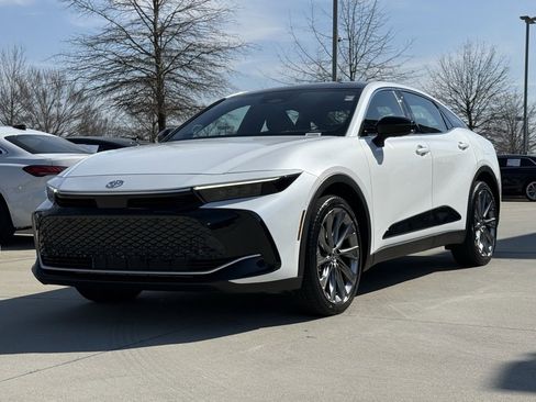 Used 2026 Toyota Crown Platinum image 9