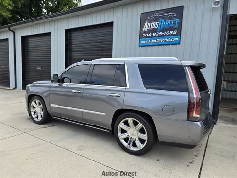 Used 2019 Cadillac Escalade Premium Luxury RWD image 8