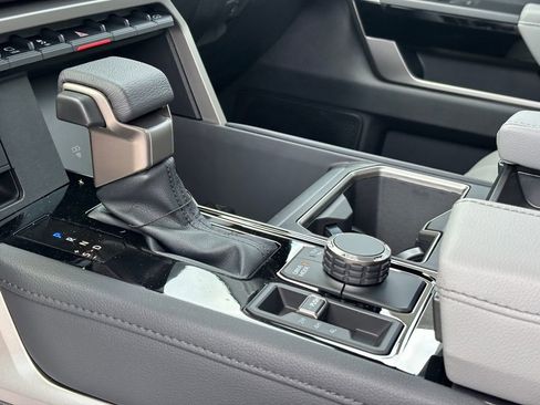 New 2026 Toyota Tundra Limited AWD/4WD image 10