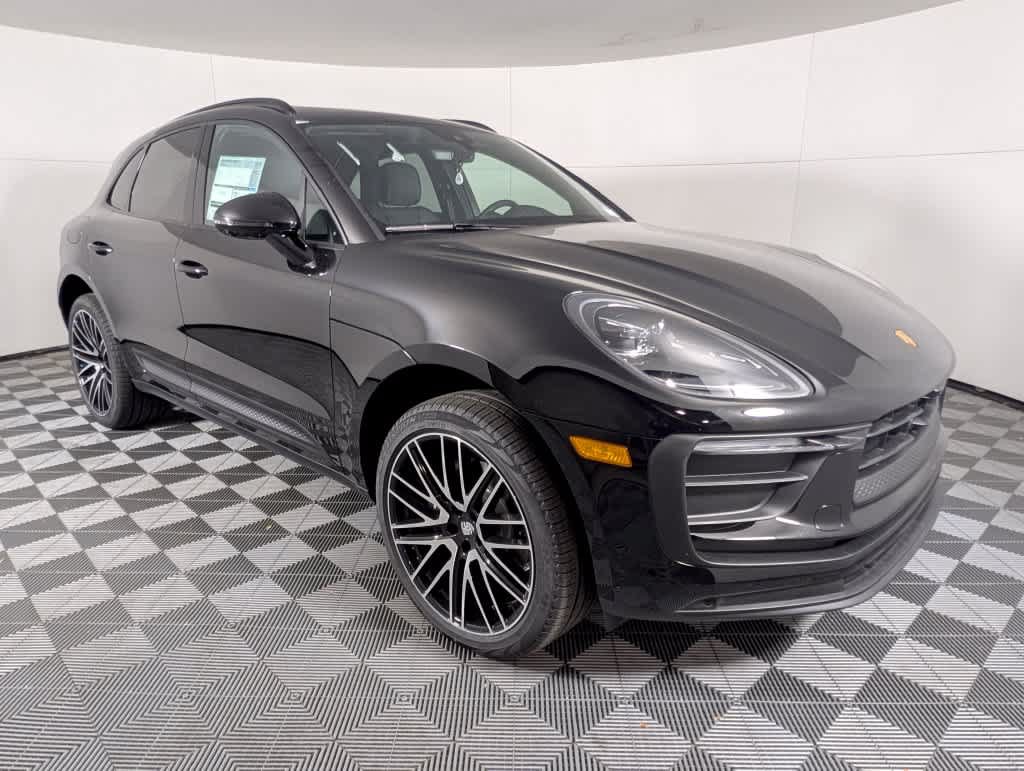 Used 2026 Porsche Macan AWD/4WD image 10