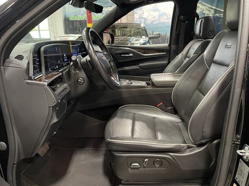 Used 2023 Cadillac Escalade ESV Premium Luxury AWD/4WD image 11