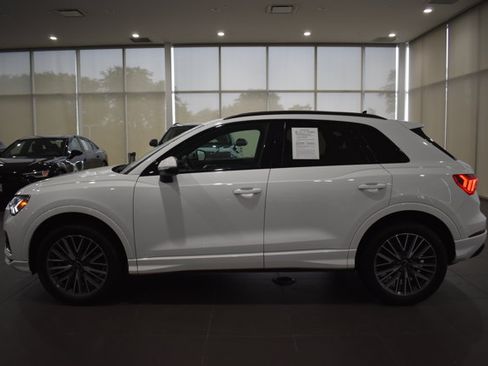 Used 2023 Audi Q3 2.0T Premium w/ Convenience Package AWD/4WD image 4