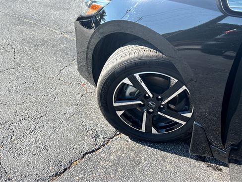 Used 2025 Nissan Sentra SV w/ All-Weather Package image 20