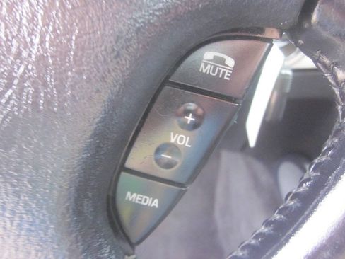 Used 2004 Ford Thunderbird RWD image 23