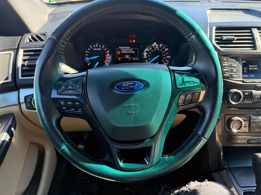 Used 2017 Ford Explorer XLT FWD image 11