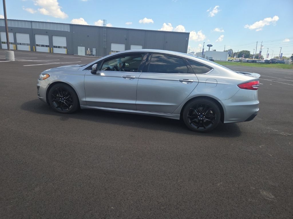 Used 2020 Ford Fusion SE w/ Equipment Group 151A FWD image 8
