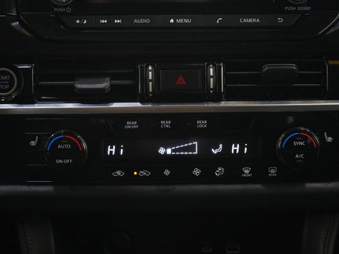 Used 2023 Nissan Pathfinder SV AWD/4WD image 20