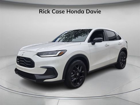Used 2024 Honda HR-V Sport image 8