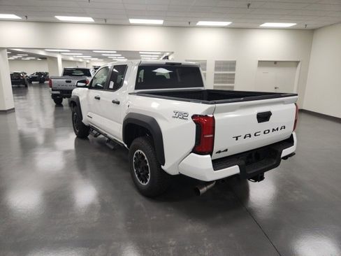 New 2025 Toyota Tacoma TRD Off-Road image 4