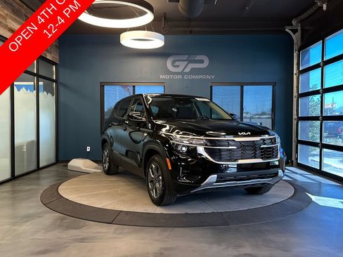 Used 2026 Kia Seltos LX FWD image 1