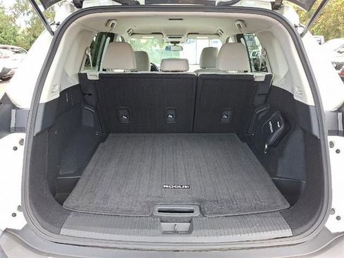 Used 2023 Nissan Rogue SV image 58