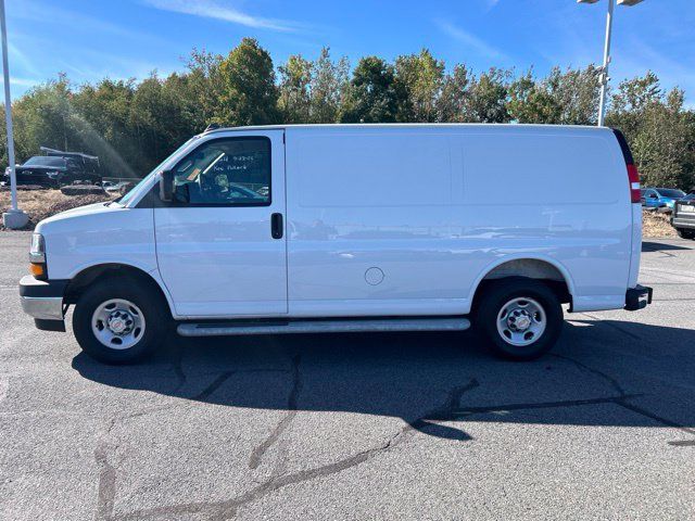 Used 2025 Chevrolet Express 2500 w/ Driver Convenience Package RWD image 3