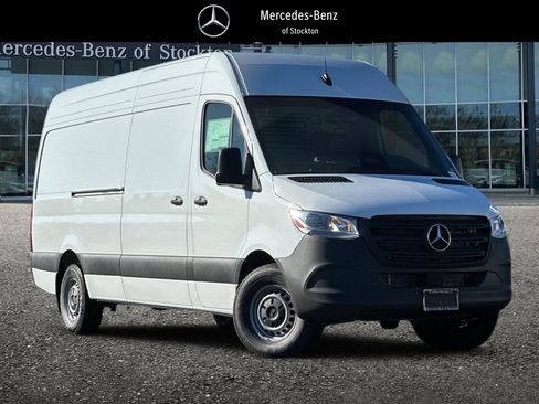 New 2025 Mercedes-Benz Sprinter 2500 image 1