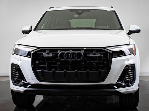 Used 2025 Audi Q7 2.0T Premium Plus w/ Premium Plus Package image 2