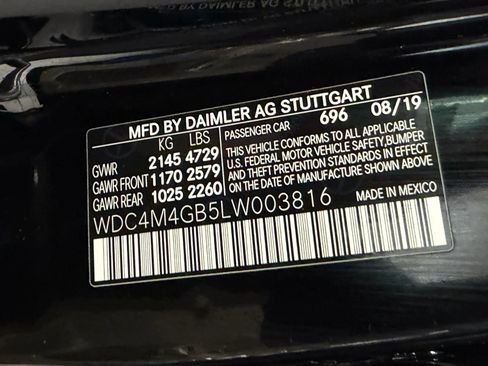 Used 2020 Mercedes-Benz GLB 250 w/ Premium Package image 35