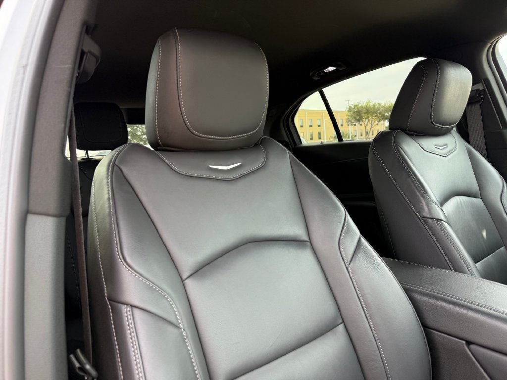 Used 2025 Cadillac XT4 Premium Luxury FWD image 27