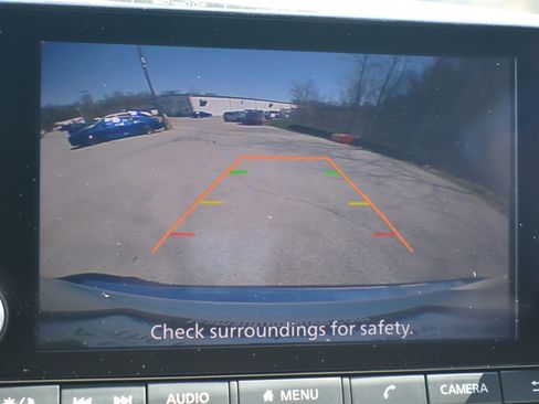 Used 2023 Nissan Rogue SV image 16