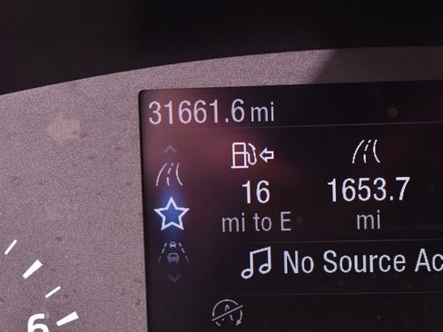 Used 2022 Ford Escape SE w/ SE Sport Appearance Package image 27