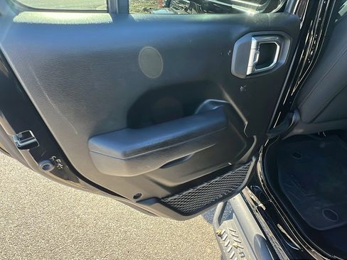 Used 2023 Jeep Gladiator Sport image 21