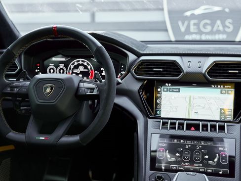 Used 2024 Lamborghini Urus Performante image 50