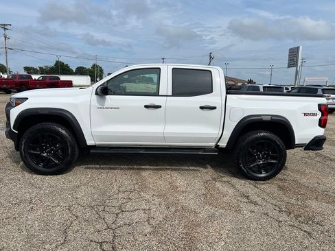 Used 2024 Chevrolet Colorado Trail Boss w/ Advanced Trailering Package AWD/4WD image 2