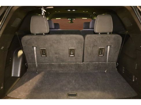 Used 2023 Chevrolet Traverse LT image 18