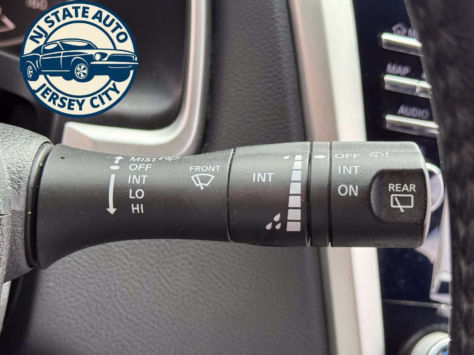 Used 2018 Nissan Murano SV AWD/4WD image 34