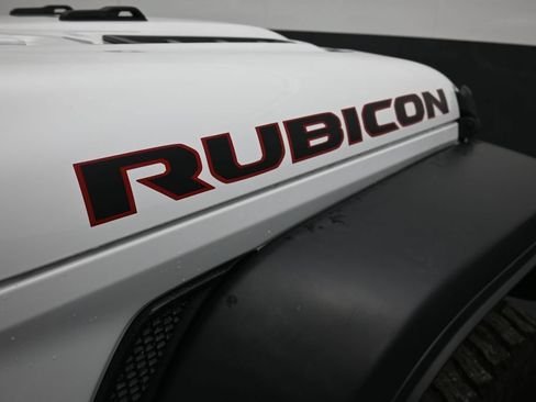 Used 2021 Jeep Gladiator Rubicon w/ Trailer Tow Package AWD/4WD image 16