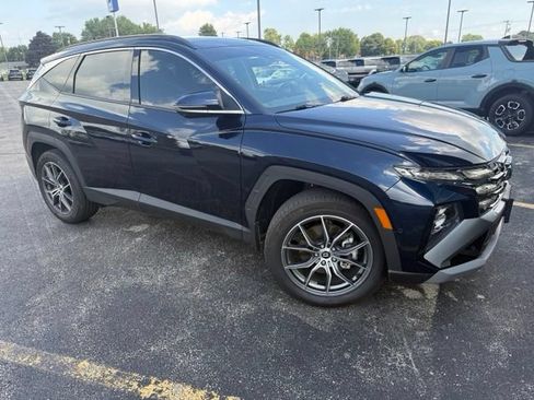Used 2025 Hyundai Tucson Limited AWD/4WD image 2