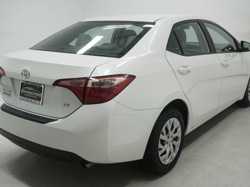 Used 2017 Toyota Corolla LE FWD image 4
