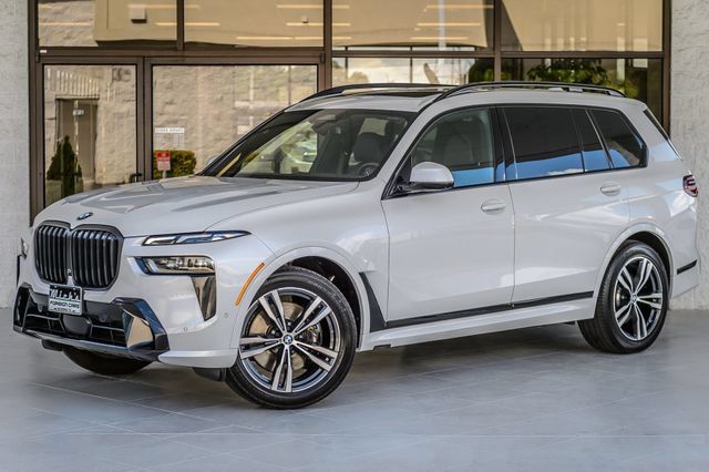 Used 2024 BMW X7 xDrive40i w/ Executive Package AWD/4WD image 2