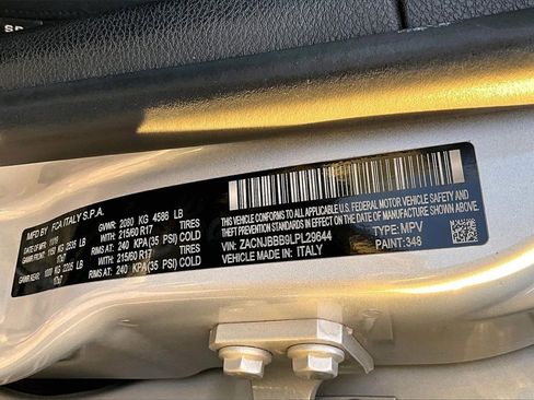 Used 2020 Jeep Renegade Latitude image 32