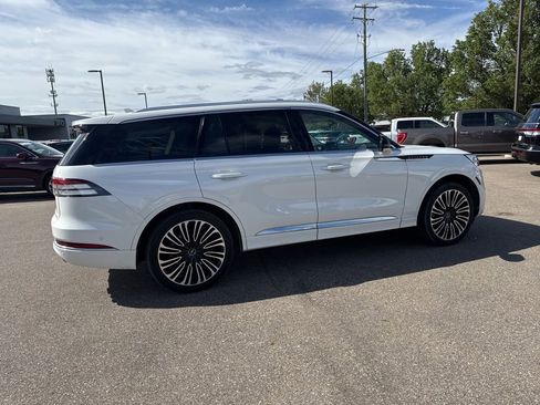 Used 2023 Lincoln Aviator Black Label w/ Class IV Trailer Tow Package AWD/4WD image 6