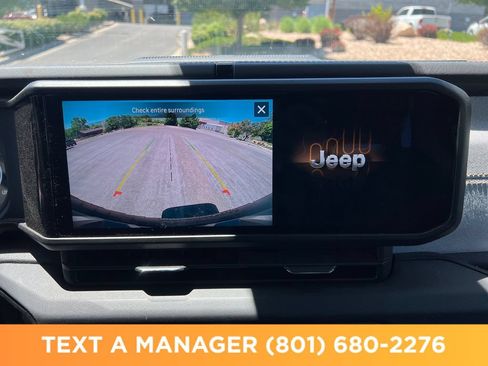 Used 2025 Jeep Wrangler Unlimited Sahara AWD/4WD image 20