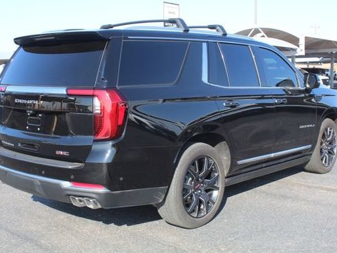Used 2025 GMC Yukon Denali w/ Denali Reserve Package AWD/4WD image 3