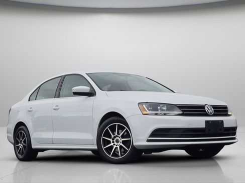 Used 2017 Volkswagen Jetta S w/ Jetta S Cold Weather Package image 2