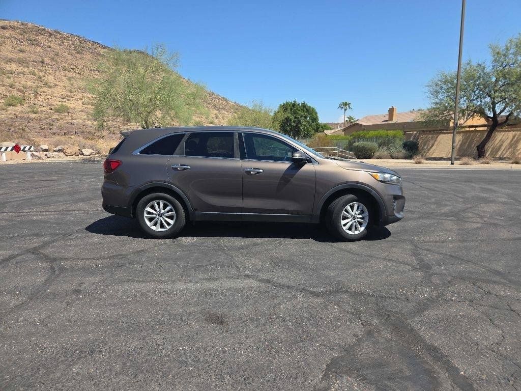 Used 2019 Kia Sorento FWD image 5