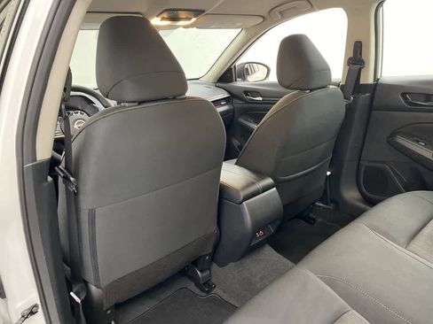 Used 2025 Nissan Altima 2.5 SV FWD image 15