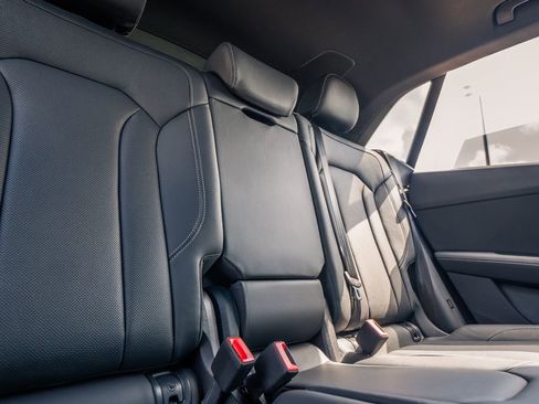 Used 2025 Audi Q8 Prestige image 41