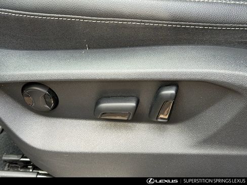 Used 2023 Volkswagen Atlas SE image 12