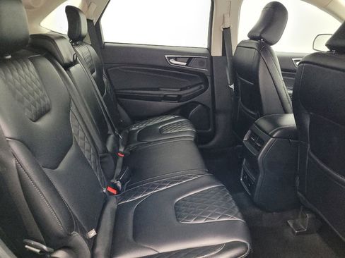 Used 2024 Ford Edge Titanium image 19