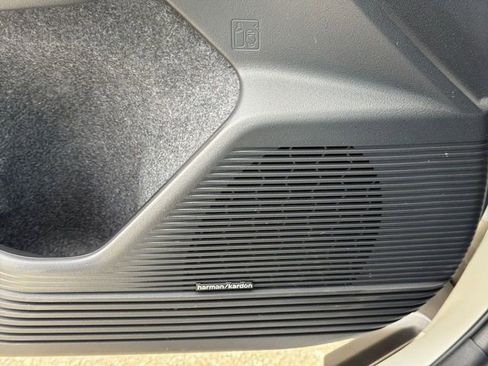 New 2026 Subaru Outback Touring XT image 25