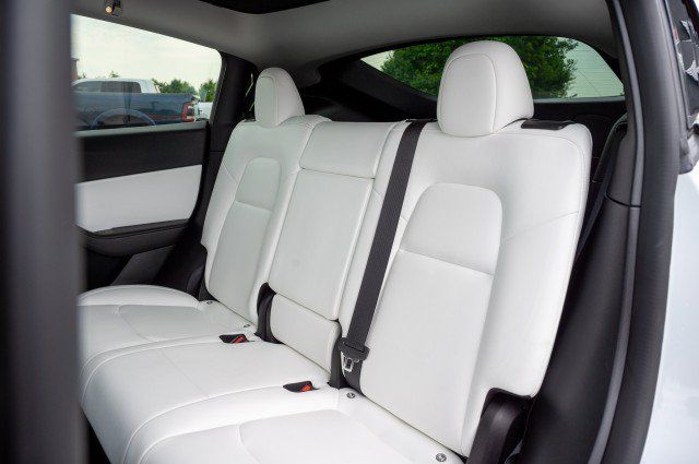 Used 2022 Tesla Model Y Performance AWD/4WD image 38