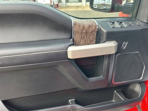 Used 2018 Ford F250 Lariat w/ Chrome Package image 21